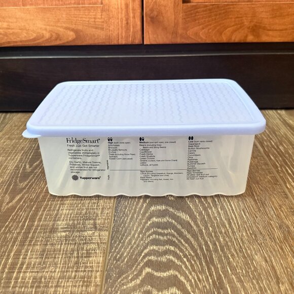Tupperware Fridgesmart Medium Vented Container - Picture 2 of 15